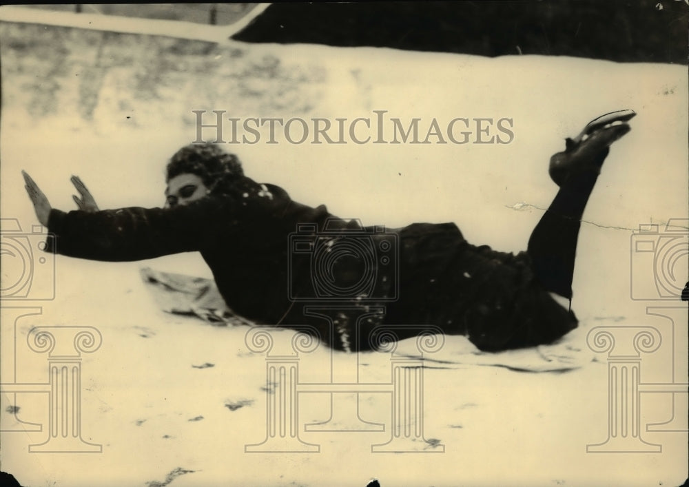1922 Press Photo Etta Heine Sliding on Snow - Historic Images
