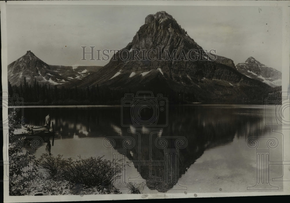 1932 Press Photo Medicine Lake, Mount Rockwell Fir Trees, Glacier National Park - Historic Images