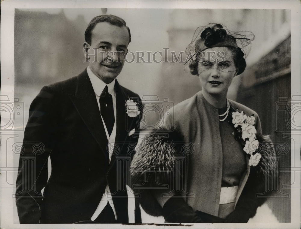 1937 Press Photo Earl Beatty, Wife Dorothy Power Sands on Wedding Day, London - Historic Images