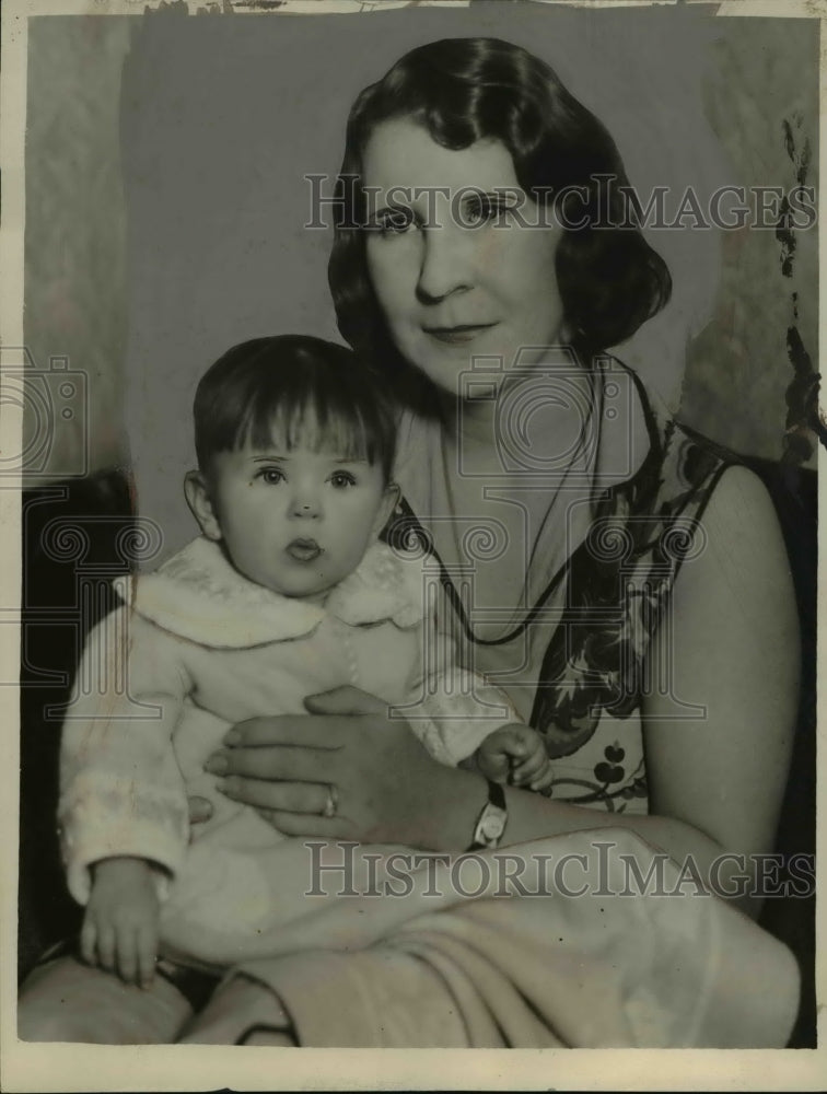 1929 Press Photo Carol Lee Sinnott baby died &amp; was revived with mom in Oakland - Historic Images