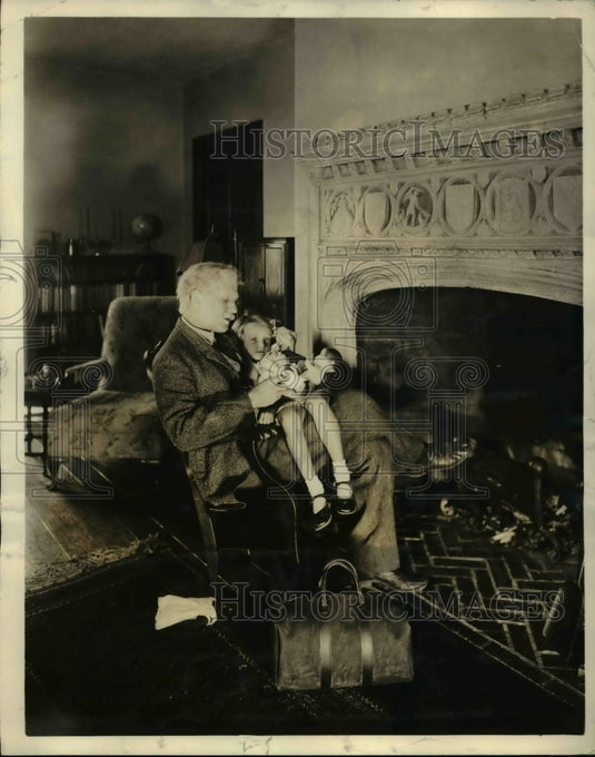 1932 Press Photo Phillips H Lord on Dr matthews on NBC-WJZ network - Historic Images