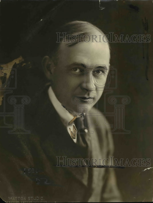 1922 Press Photo Fred G Dennis banker indicted on bribe charges in Okal - Historic Images