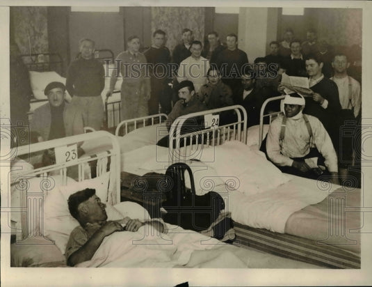 1940 Press Photo Wounded French Soldiers Recovering French Hospital - Historic Images
