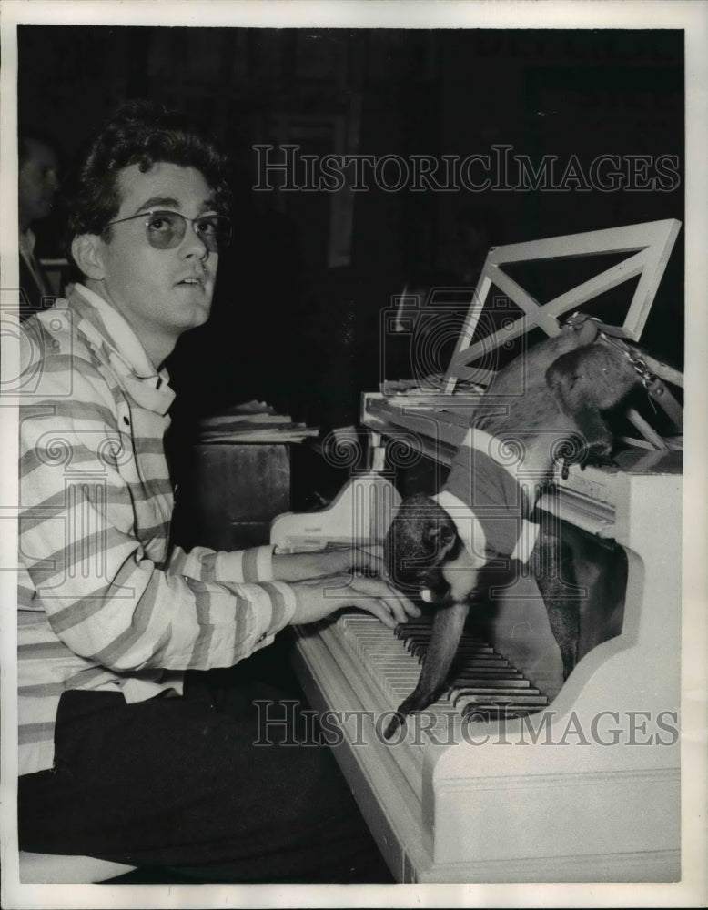 1956 Press Photo Closierie De Paris Restaurant Kiki of Passy - Historic Images