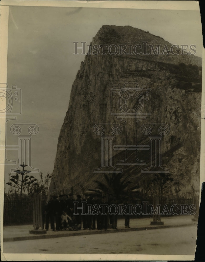 1925 Press Photo Tiny holes in the rock of Gibraltar cause concern for govt - Historic Images