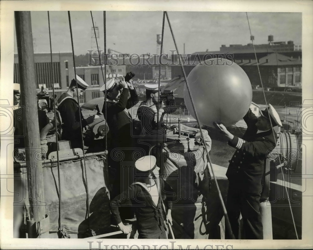 1941 Press Photo Comdr. Charles Benstad Philadelphia Navy Yard - Historic Images