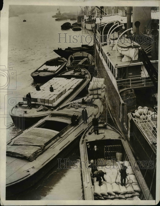 1932 Press Photo Ships Racing to England Tariff Day - Historic Images