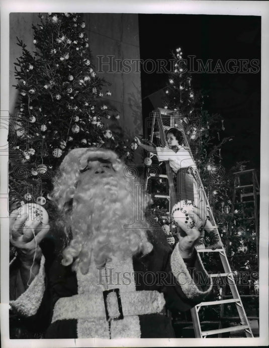 1962 Press Photo Gay Christmas decorations at Museum of Science & Industry-Historic Images