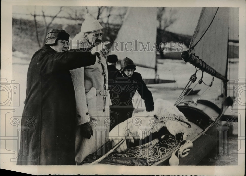 1940 Press Photo King Christian of Denmark Ice boat Ride Roskilde Fjord Denmark-Historic Images