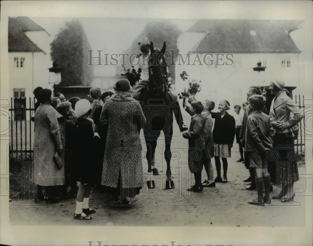 1933 Press Photo King Christian of Denmark Sorgenefri Castle Near copenhagen - Historic Images