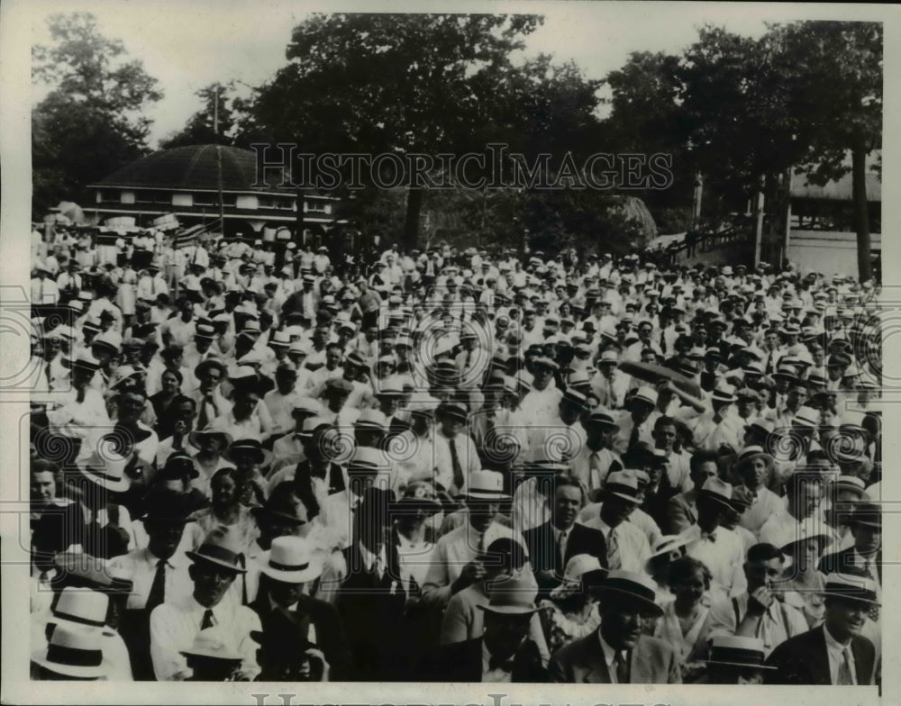 1934 Press Photo Cornelia Pinchot, wife of gov., talks at steel workers picnic - Historic Images