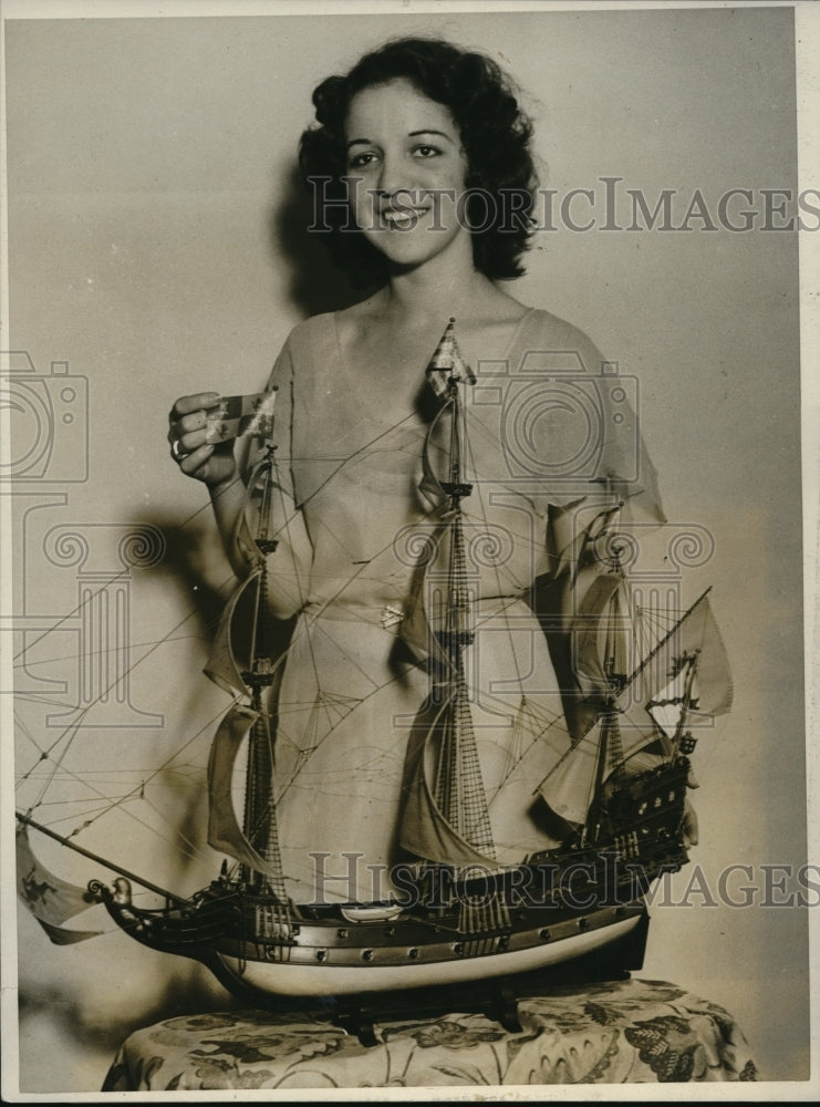 1931 Press Photo Janet Miller & miniature Spanish galleon in LA Calif - Historic Images
