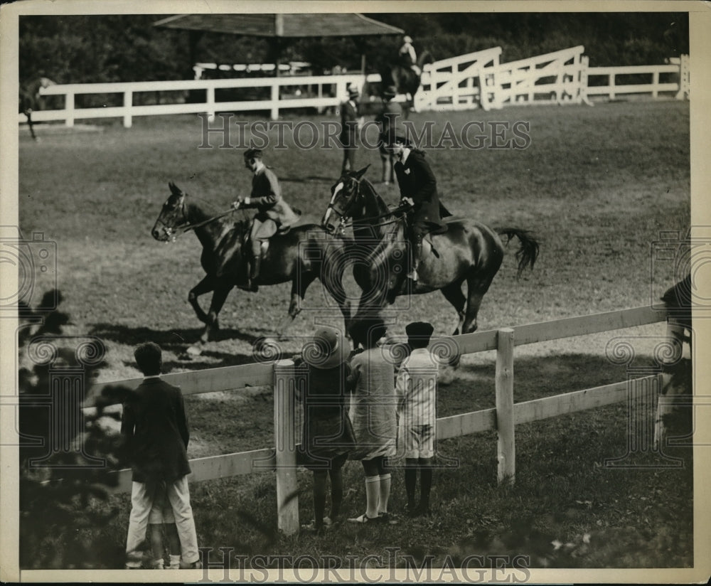 1926 Press Photo Cornelia Norris, Harding Klegg at Tuxedo Jr horse show NY - Historic Images