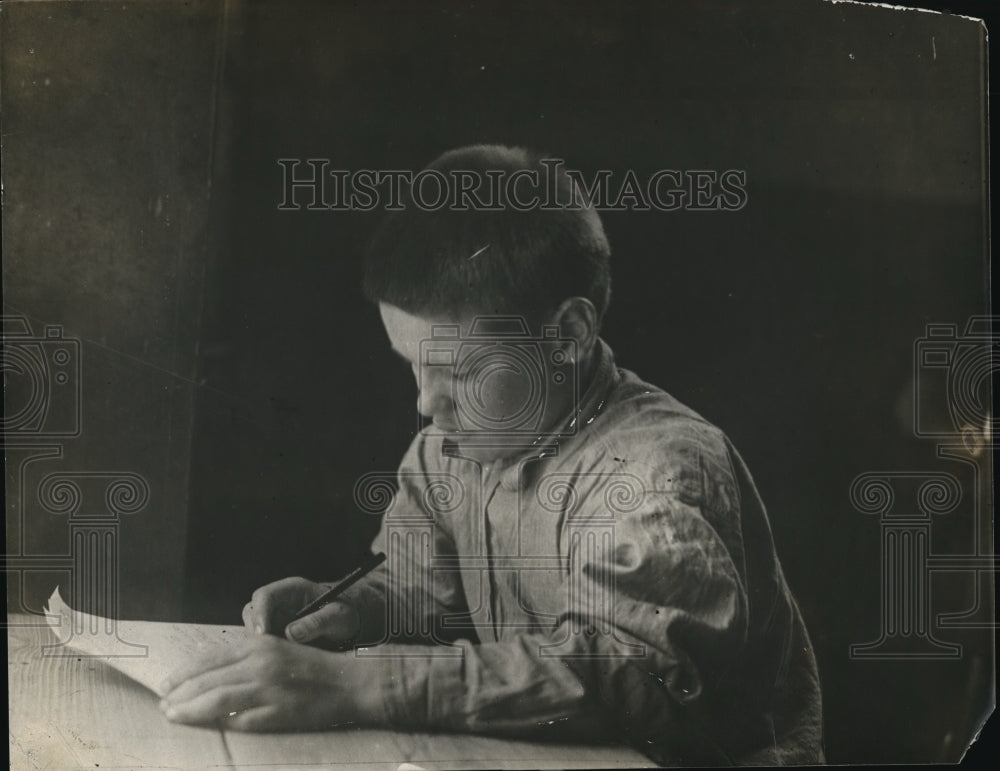 1920 Press Photo Willie Zimmer writes thank you to editor - Historic Images