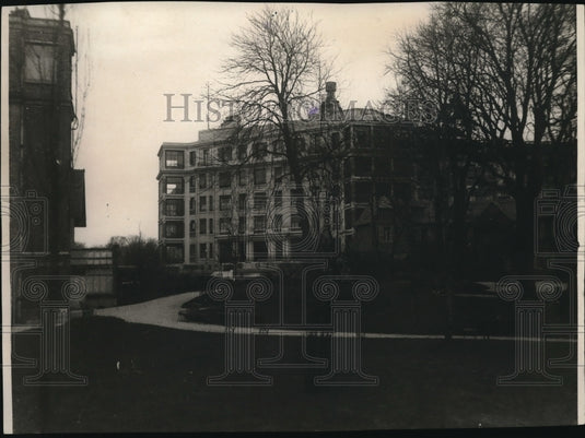 1930 Press Photo American Hospital at Neuilly as seen from garden - Historic Images