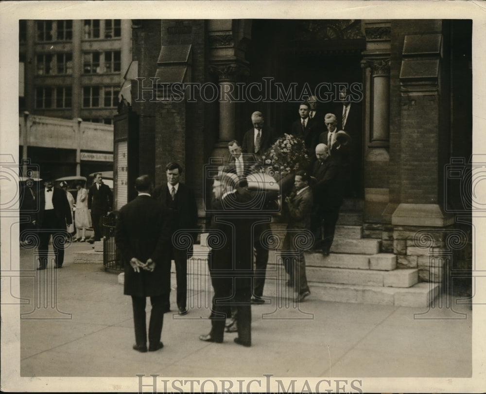 1926 Press Photo Funeral of Wayne Wheeler of AntiSaloon League  Dr Ag Schatzman - Historic Images
