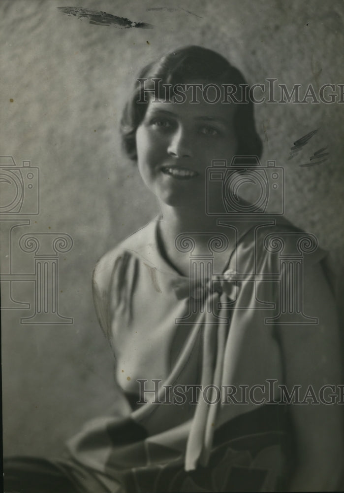 1929 Press Photo Miss Ruth E Kennell at her home - Historic Images