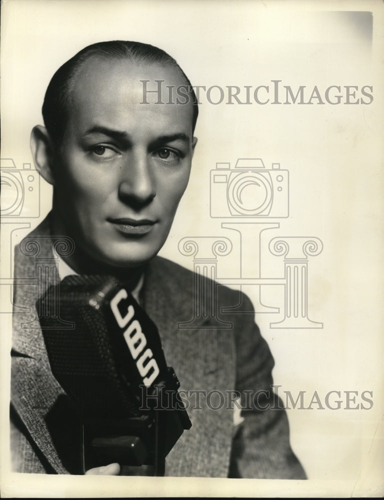 1935 Press Photo CBS sports announcer Ted Husing - Historic Images