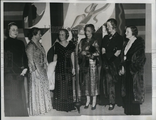 1934 Press Photo Philadelphia Best Dressed Women at WCAU Studio - Historic Images