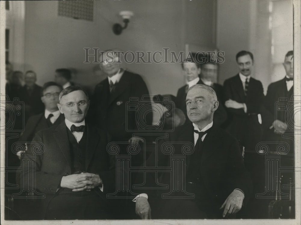 1920 Press Photo Judge Ames & John Barton Payne Shipping Board in Court - Historic Images