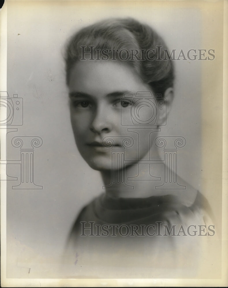 1936 Press Photo Miss Virginia Lewis, senior in landscape architecture at the - Historic Images