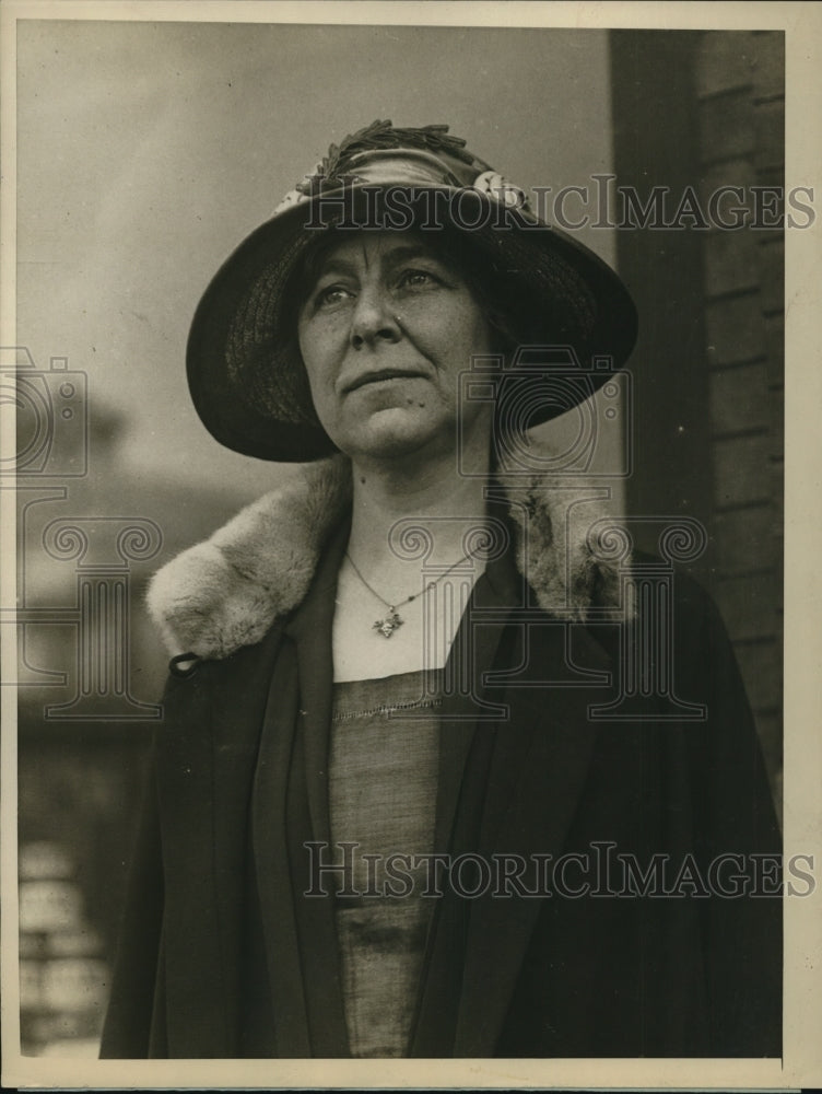 1926 Press Photo Mrs. Mabel H. Swift, Bay State&#39;s first woman bank incorporator. - Historic Images