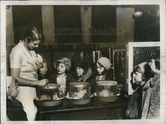 1932 Press Photo Ariel Davis teaching childrens diet class Northampton Mass - Historic Images