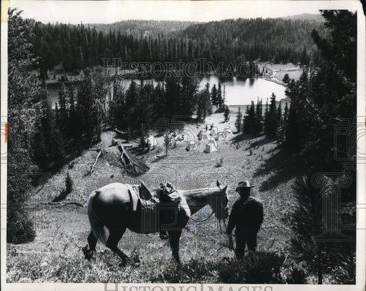 1970 Press Photo Horse & rider in Yellowstone National Park - Historic Images
