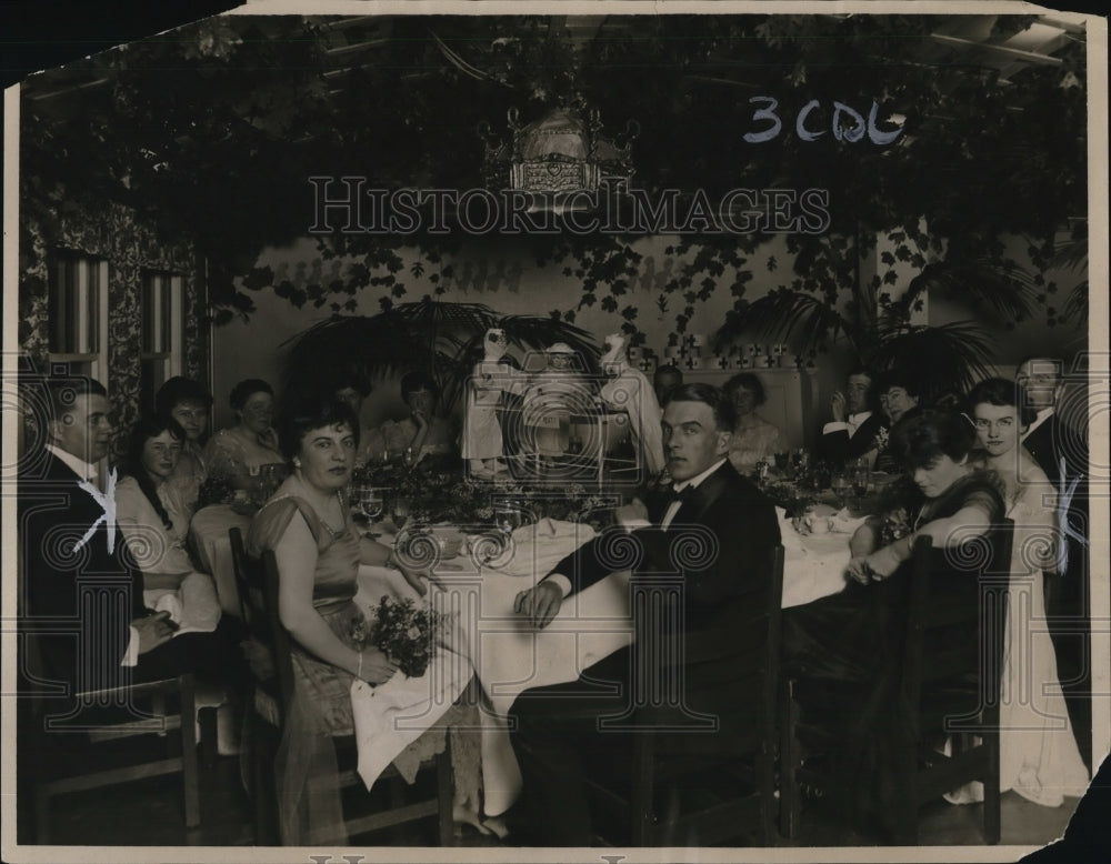 1923 Press Photo Appendicitis Dance Eating - Historic Images