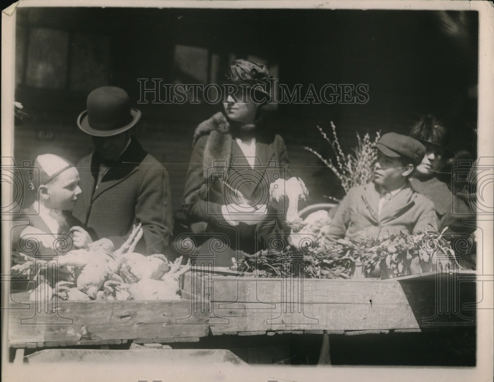 1920 Press Photo David Franklin Hourton on Marketin tour - Historic Images