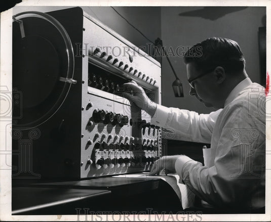 1955 Press Photo Republic Steel Corp Donald S Lechie & a comparator - Historic Images