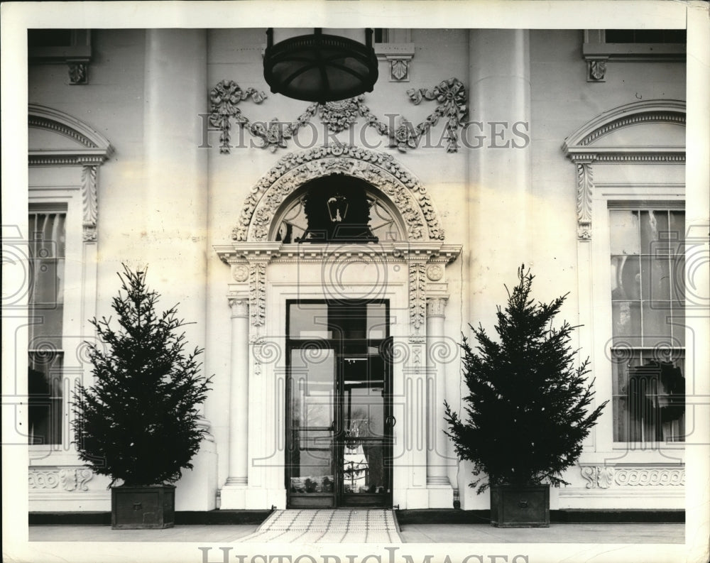 1940 Press Photo Christmas decorations at the White House. - Historic Images