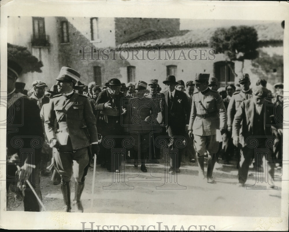 1930 Press Photo King Victor Emanuel of Italy photographed at Lacedonia during - Historic Images