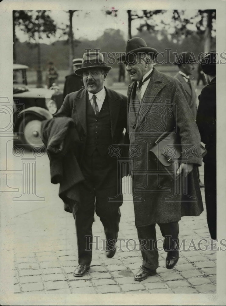 1933 Press Photo Audre Lafon (left) approaches the Quai a'Orsay for the opening - Historic Images