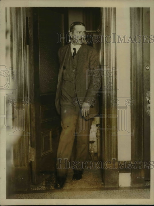 1923 Press Photo William H. Anderson leaving the office of D.A. Pecora - Historic Images