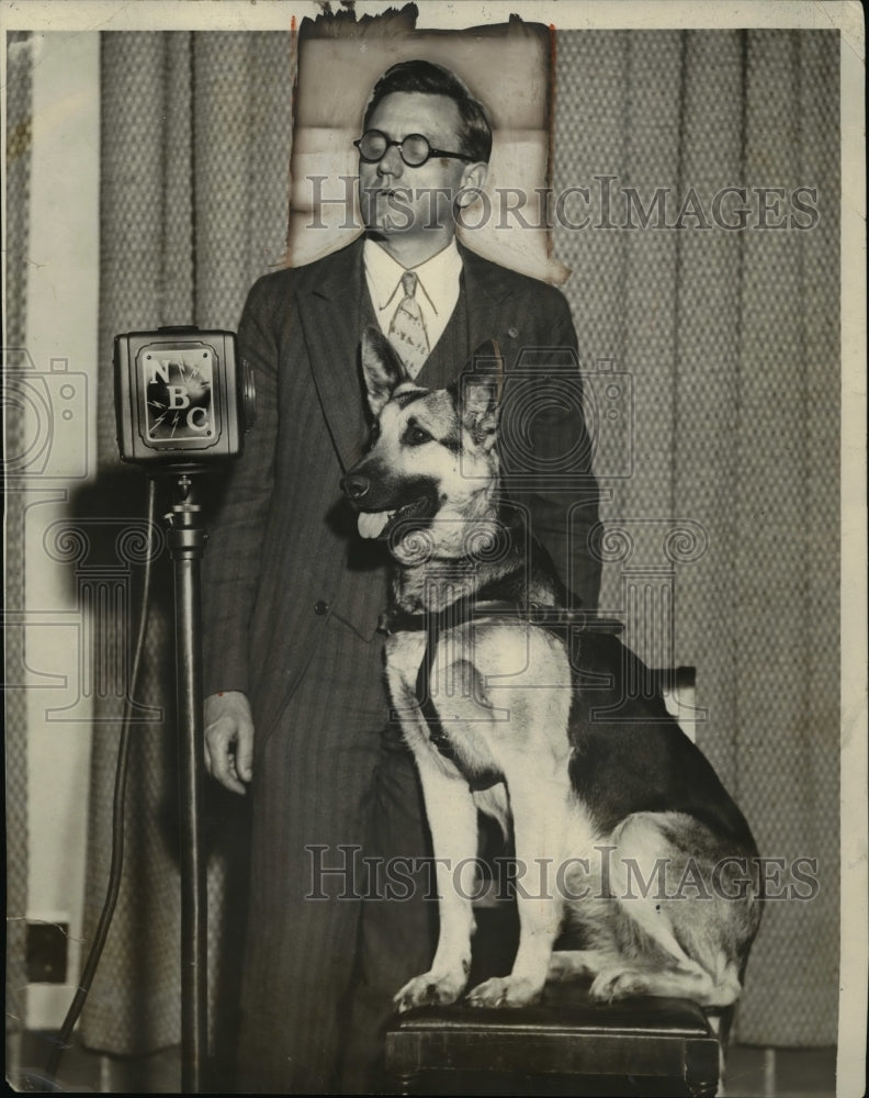 1931 Press Photo Reginald D. White and Wickee, NBC Spratt&#39;s program - Historic Images