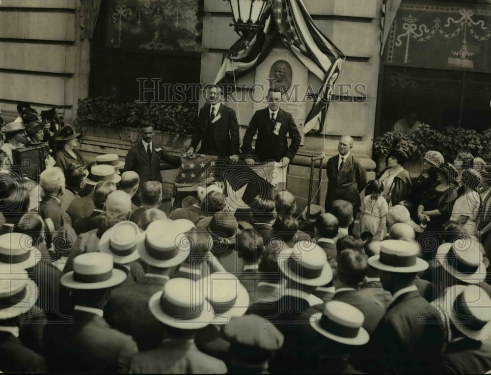 1922 Press Photo Felix V. Preval, Grand Secty of Grand Lodge of Masosn adresses - Historic Images