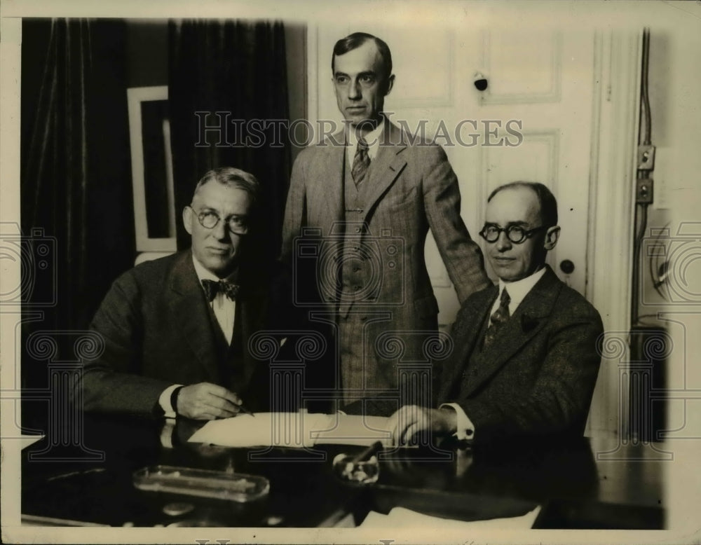 1930 Press Photo Gen Lincoln Andrews, Dr James Doran, and HH White - Historic Images