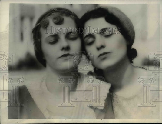 1932 Press Photo Margie Lowe, Elizabeth Guidl, Eyes Closed & Lips Shut - Historic Images