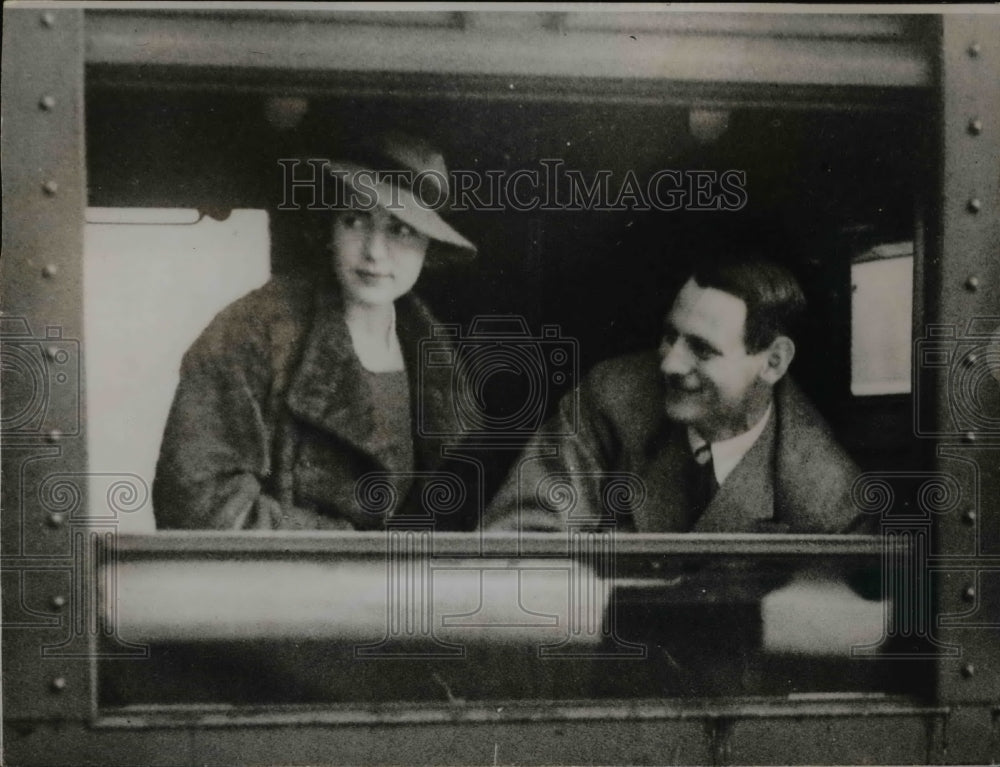 1936 Press Photo Crown Prince Frederik &amp; Princess Ingrid leaving Copenhagen, Swe - Historic Images