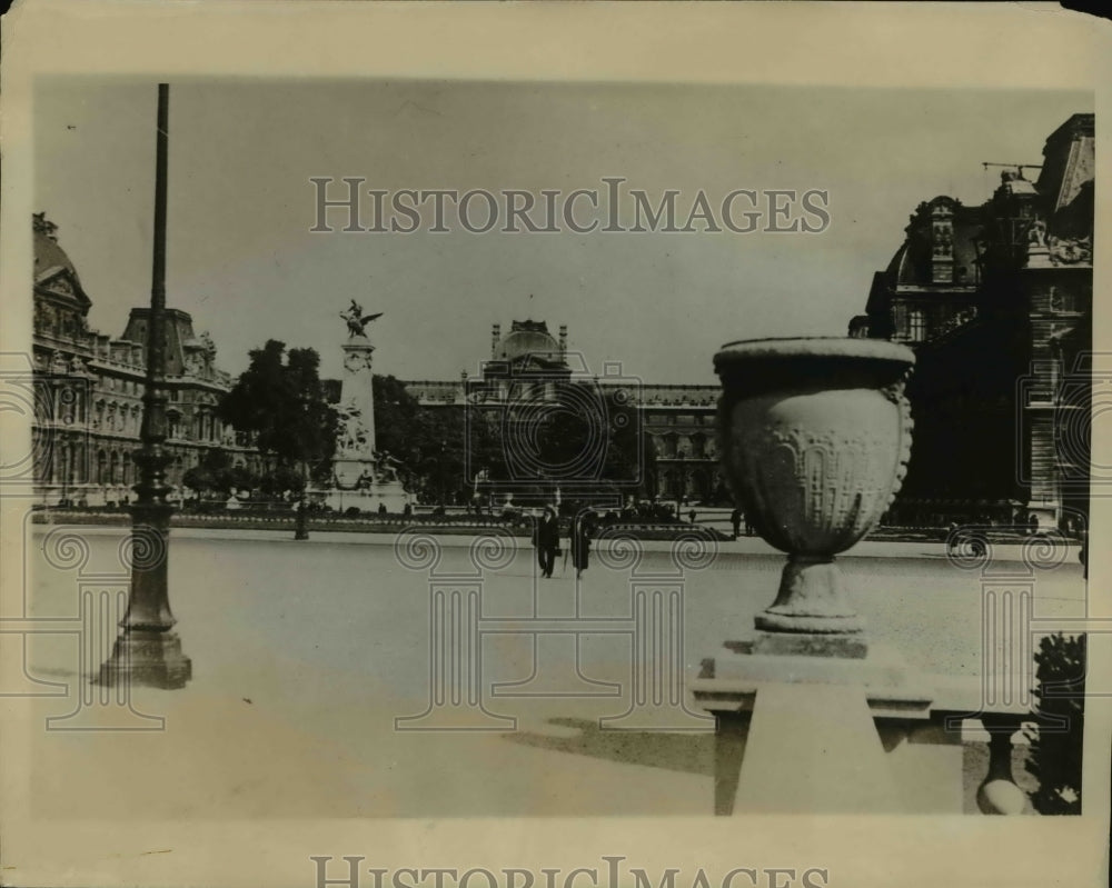 1927 Press Photo Scenes in Paris where the American Legion Meets at the Garden - Historic Images