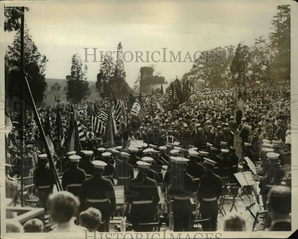 1929 Press Photo Washington Cathedral site of crowd honoring fallen soldiers. - Historic Images