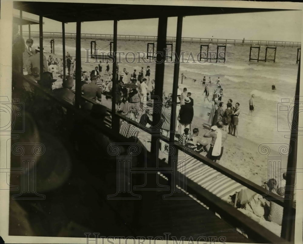 1927 Press Photo Crowded Breakers Beach, Palm Beach Florida Winter Season - Historic Images