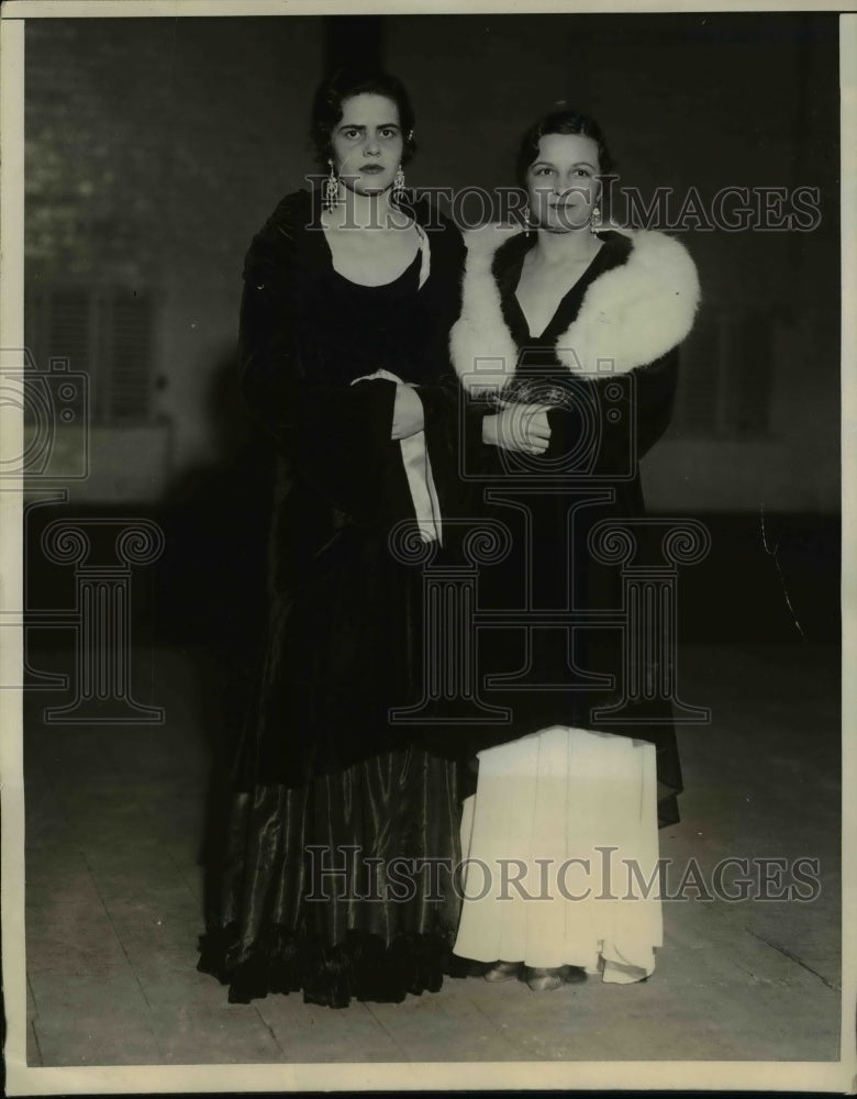 1931 Press Photo Jane Williams and Julia Hardesty attending the Connecticut - Historic Images