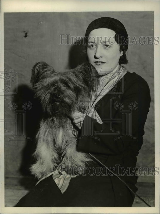1932 Mrs. E. Vogel of New York shown with " Bracadale Maid of the-Historic Images