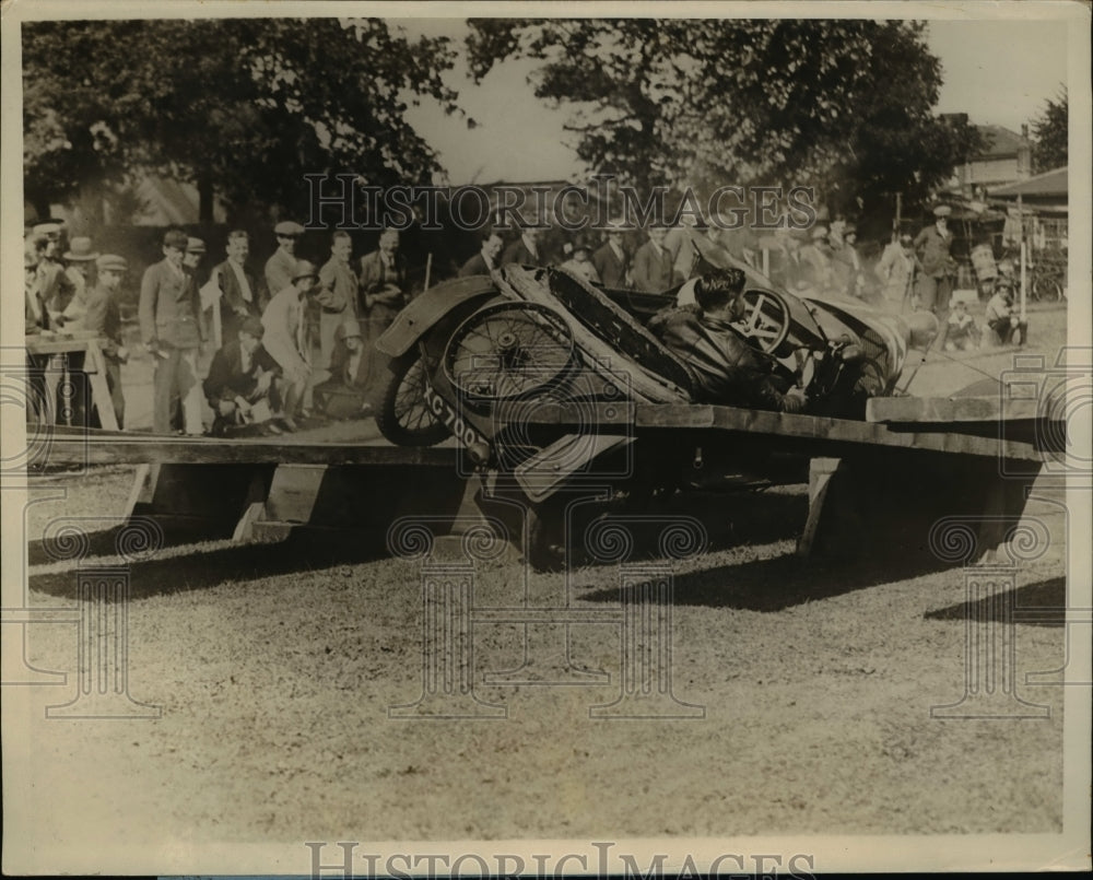 1928 Press Photo Trying to back up the planks and got stuck.-Historic Images