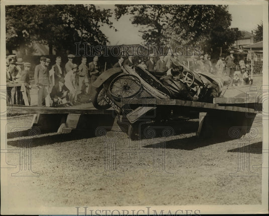 1928 Press Photo Trying to back up the planks and got stuck.-Historic Images