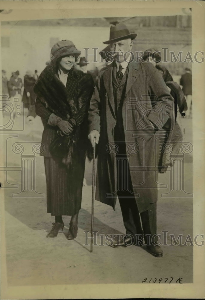 1929 Press Photo Duke of Connaught and Lady Worthington watching the Horse Raxes - Historic Images