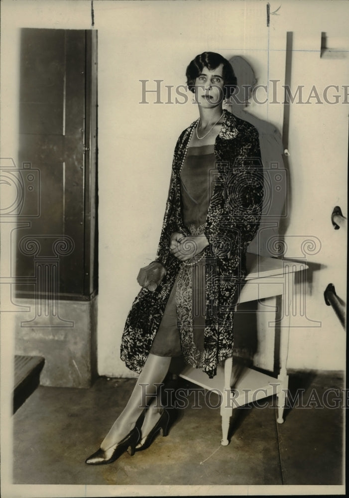 1927 Press Photo Miss Rosalie Coe in costume at benefit for Southampton Hospital - Historic Images