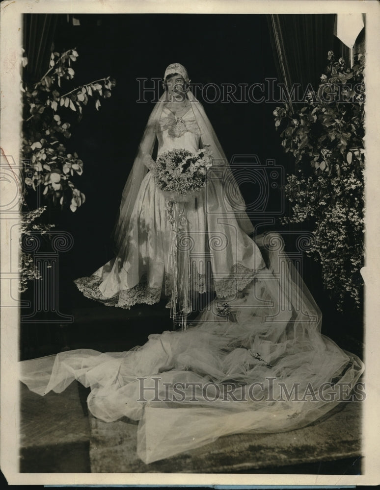 1928 Press Photo Catherine Alice Smith in wedding gown for Francis Quillinann - Historic Images